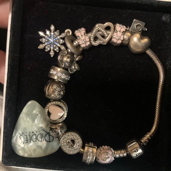 Authentic pandora bracelet with charms. - Picture 2 of 4